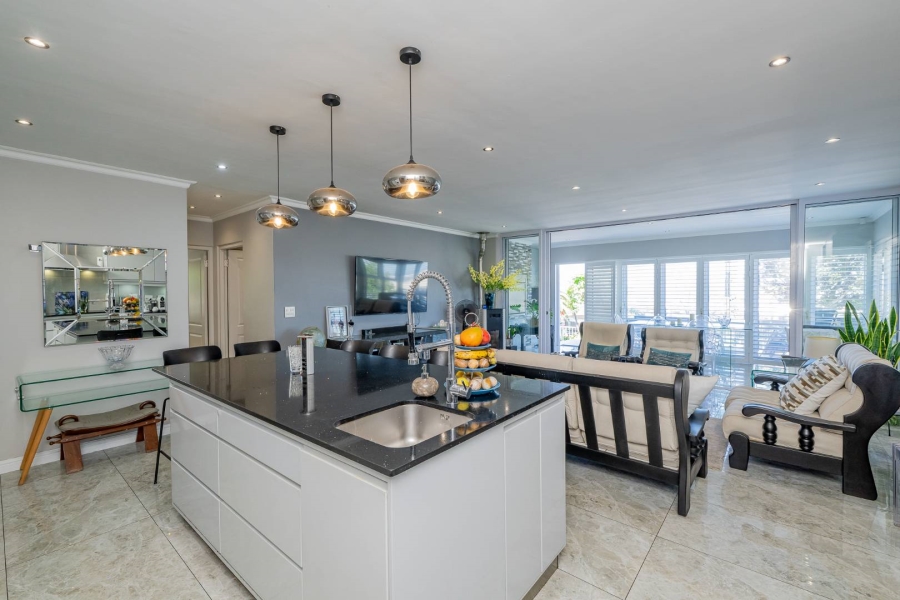 7 Bedroom Property for Sale in Plattekloof Western Cape